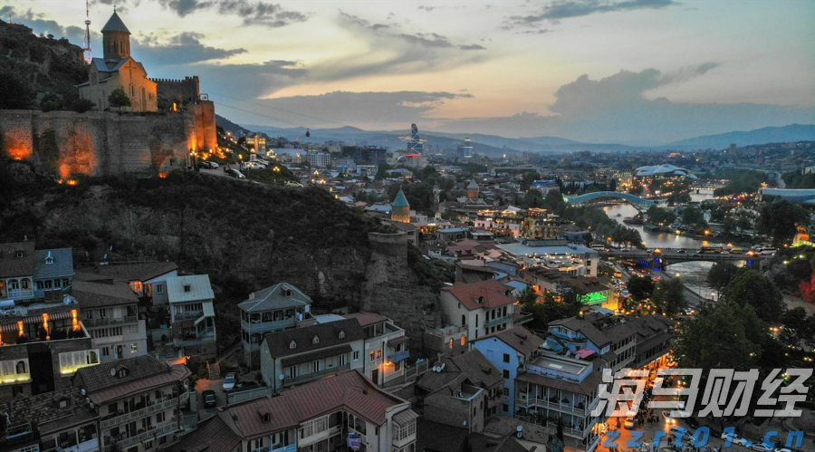 凝心聚力绘就“百千万工程”建设新画卷