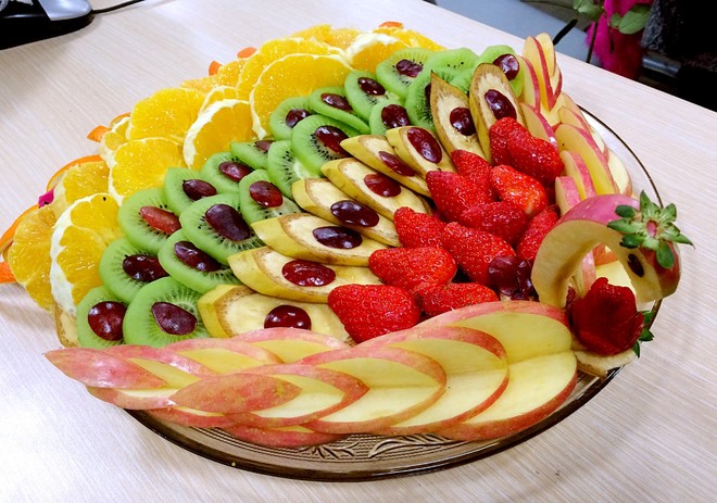 市领导到港北区走访慰问党员