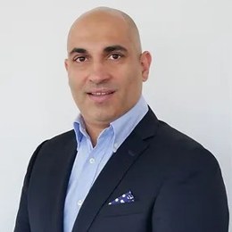 广湛高铁茂名南站站名标识亮相