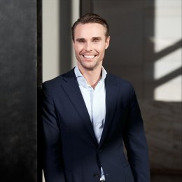 市领导到平南县走访慰问党员并开展调研